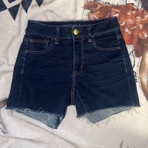 AMERICAN EAGLE HIGH RISE SHORTIE